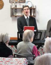 występ chóru Cantores Adalberti w Domu Seniora
