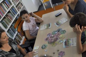 Planszówki w bibliotece w Serocku