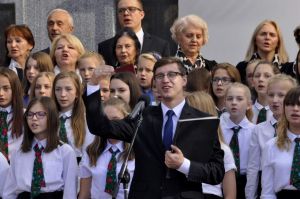 Niepodległa do Hymnu wspólne śpiewanie