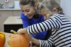 Warsztaty rzeźbienia w dyni