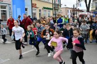 Bieg z książką podczas biegu Wojciechowego 24.04.22 r.