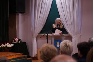 Wspólne Śpiewanie Pieśni Patriotycznych z Chórem "Babie Lato"