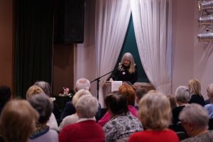 Wspólne Śpiewanie Pieśni Patriotycznych z Chórem "Babie Lato"