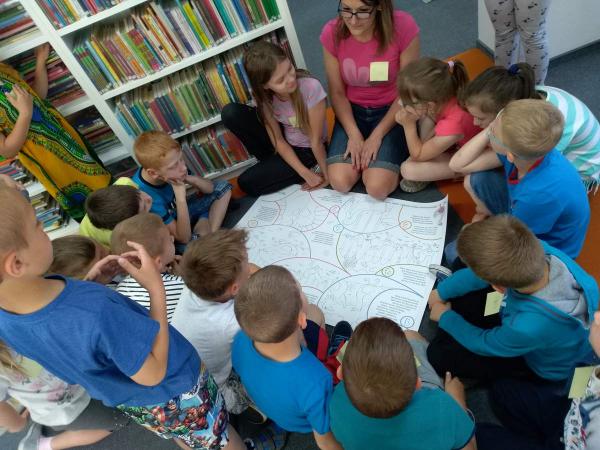 Bajka uczy wartości. Edukacyjne zajęcia z Poduszakami.