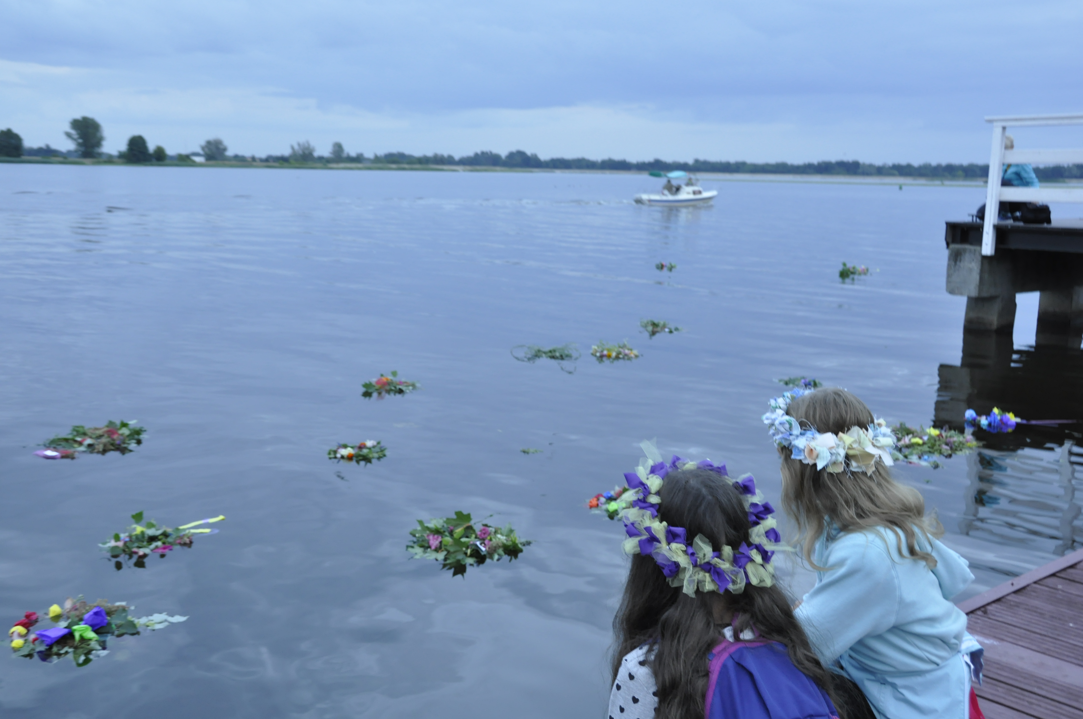 Wianki na plaży w Serocku